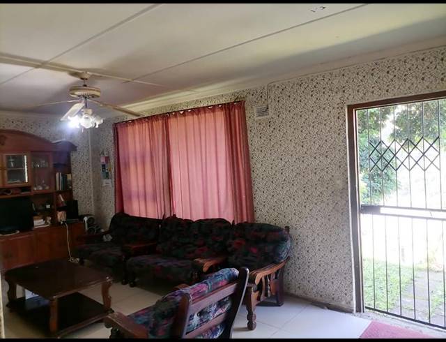 3 BEDROOM HOUSE FOR SALE IN UMLAZI Z